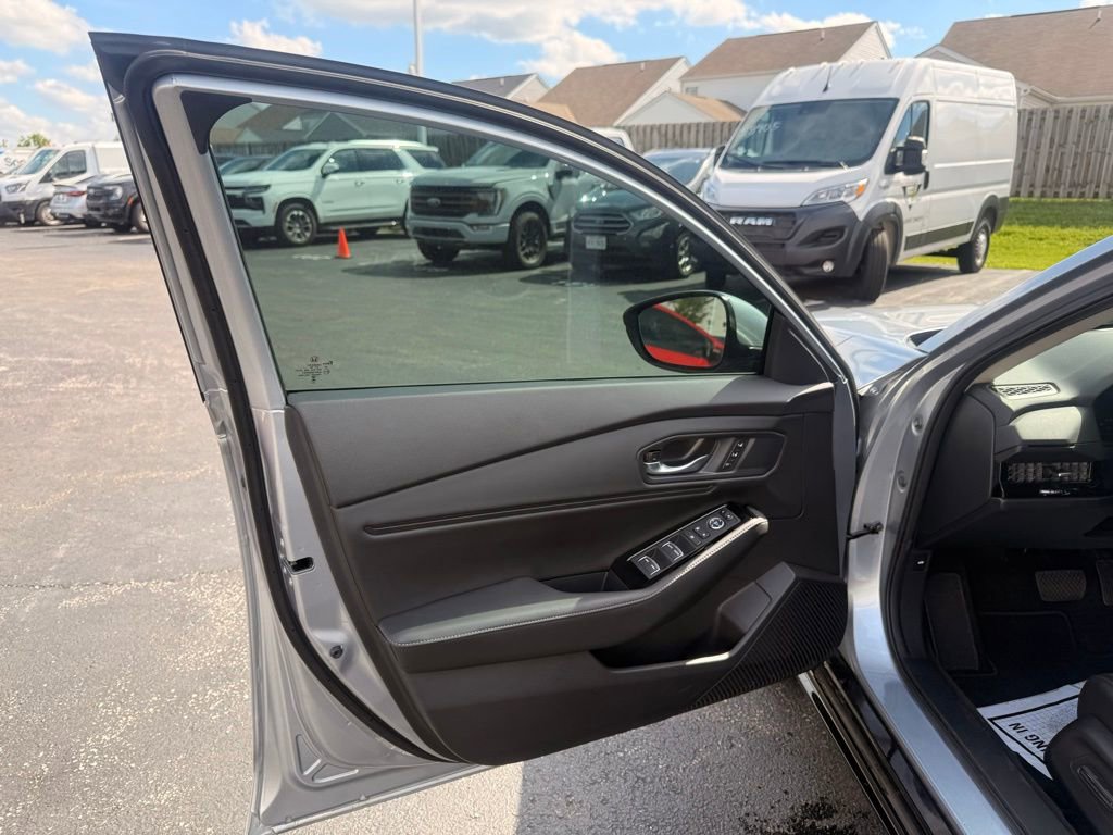 Used 2025 Honda Accord Touring image 10