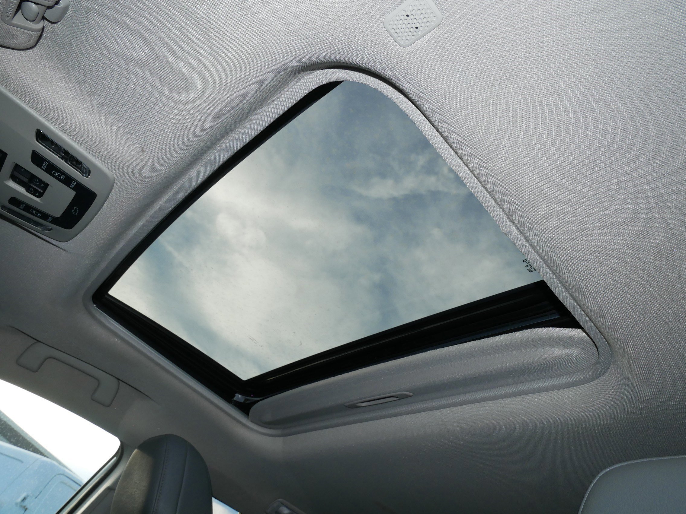 Used 2024 Toyota Sienna XLE image 33