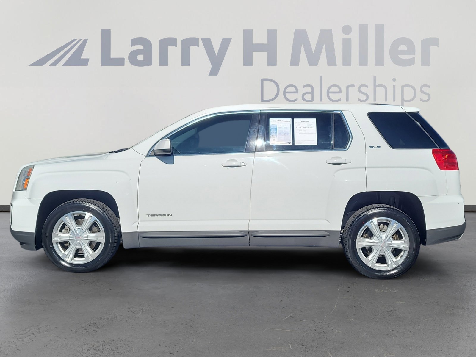 Used 2017 GMC Terrain SLE image 2