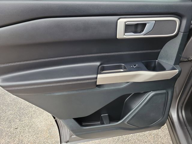 Certified 2023 Ford Explorer XLT w/ Equipment Group 202A RWD image 15