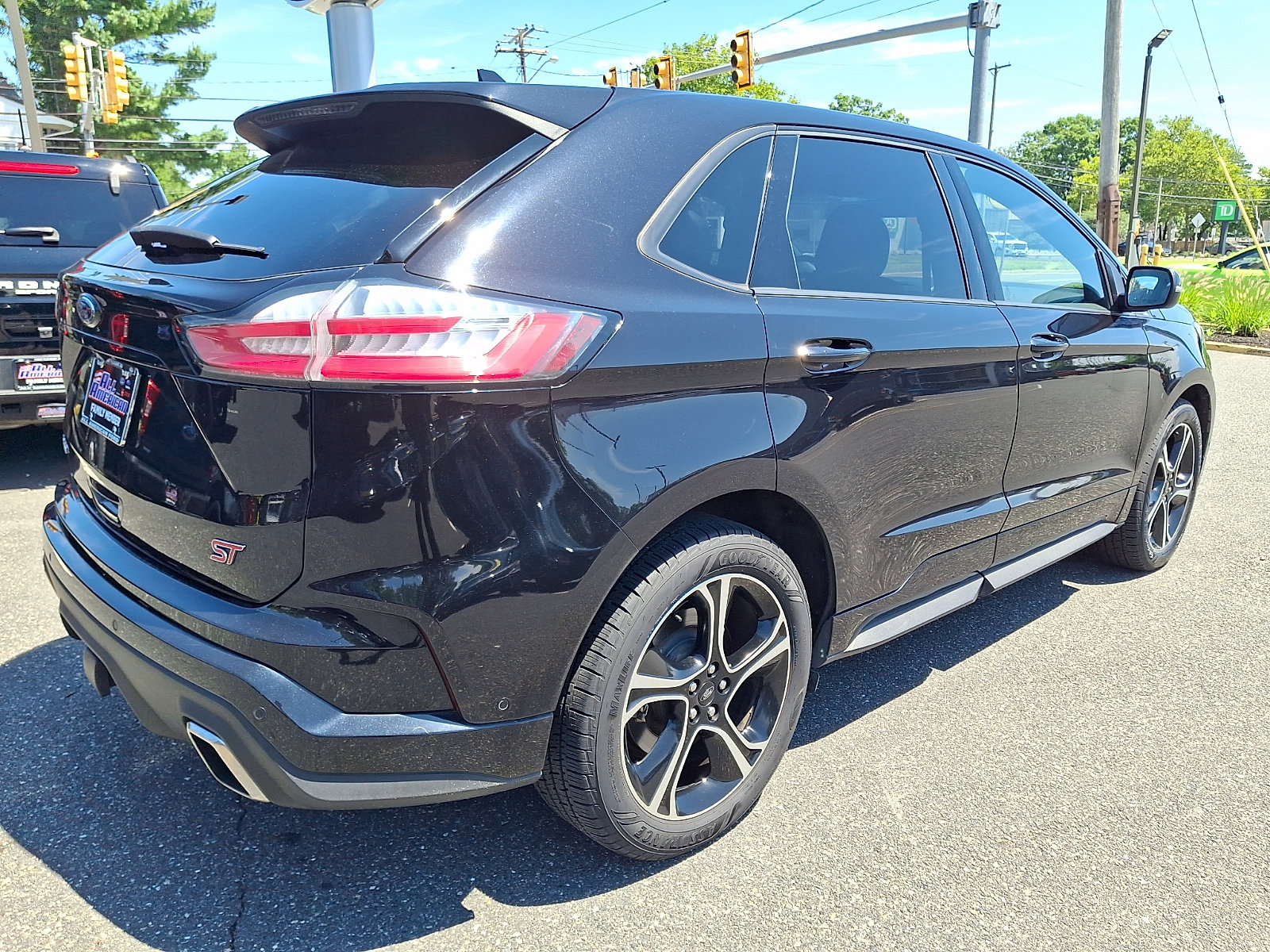 Certified 2019 Ford Edge ST w/ Equipment Group 401A AWD/4WD image 11