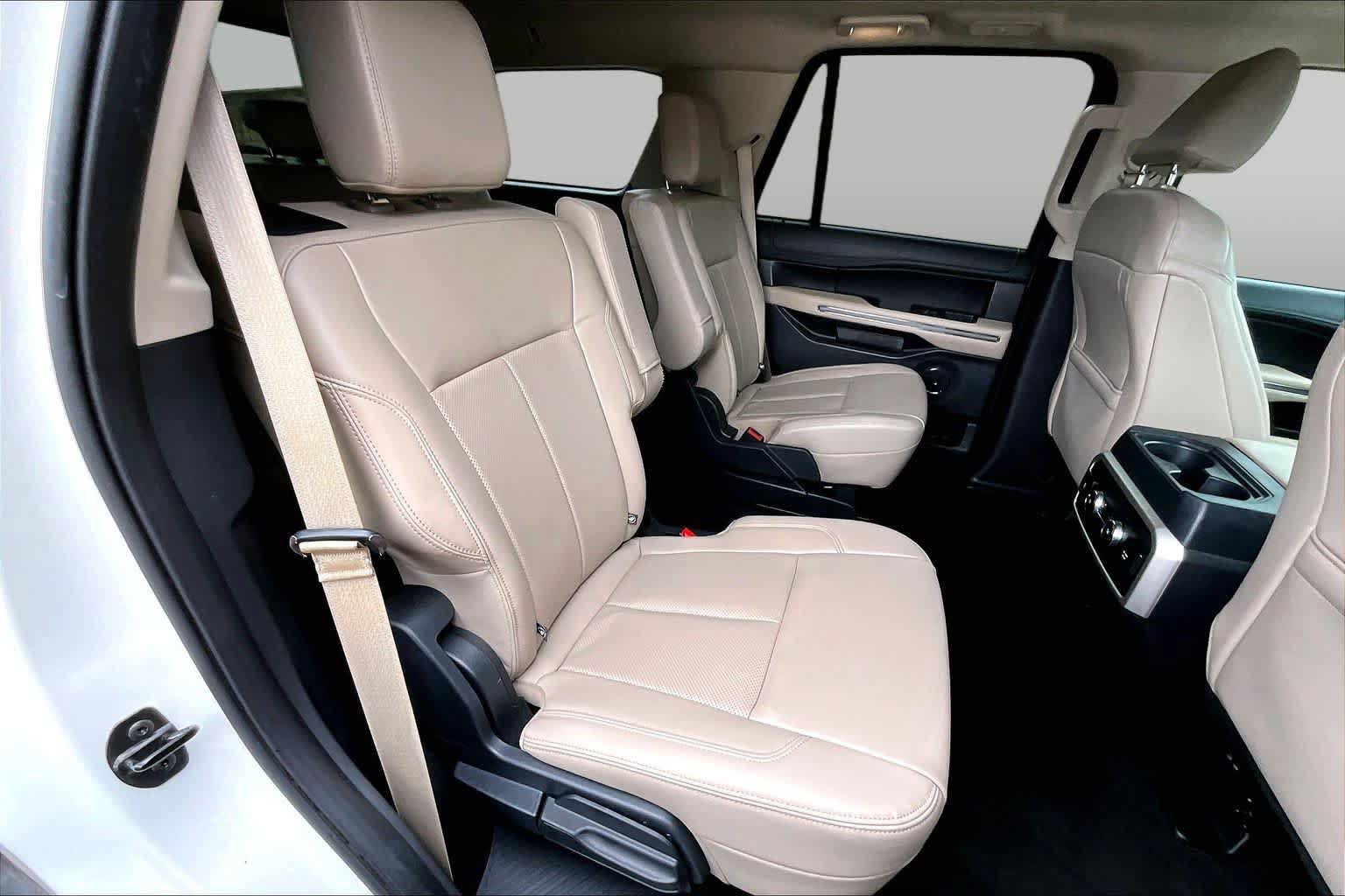 Certified 2024 Ford Expedition XLT RWD image 20