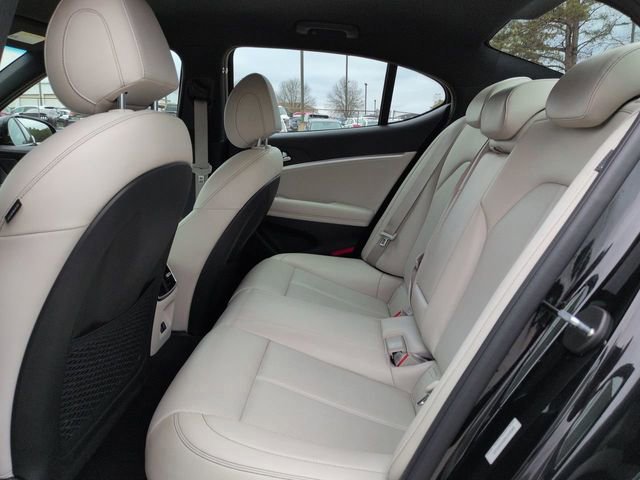 Used 2025 Genesis G70 2.5T image 13