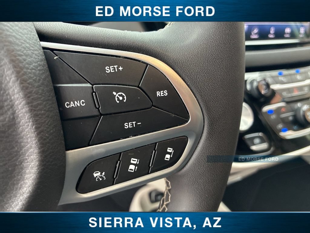 Used 2024 Chrysler Pacifica Touring-L FWD image 34