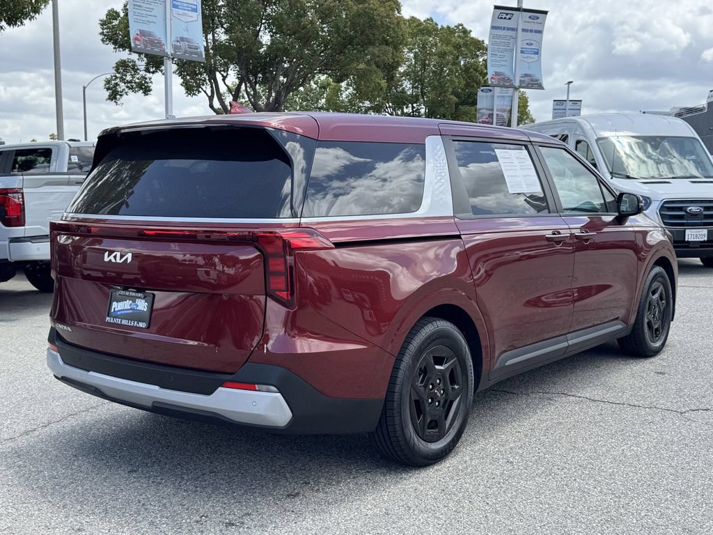 Used 2025 Kia Carnival FWD image 6