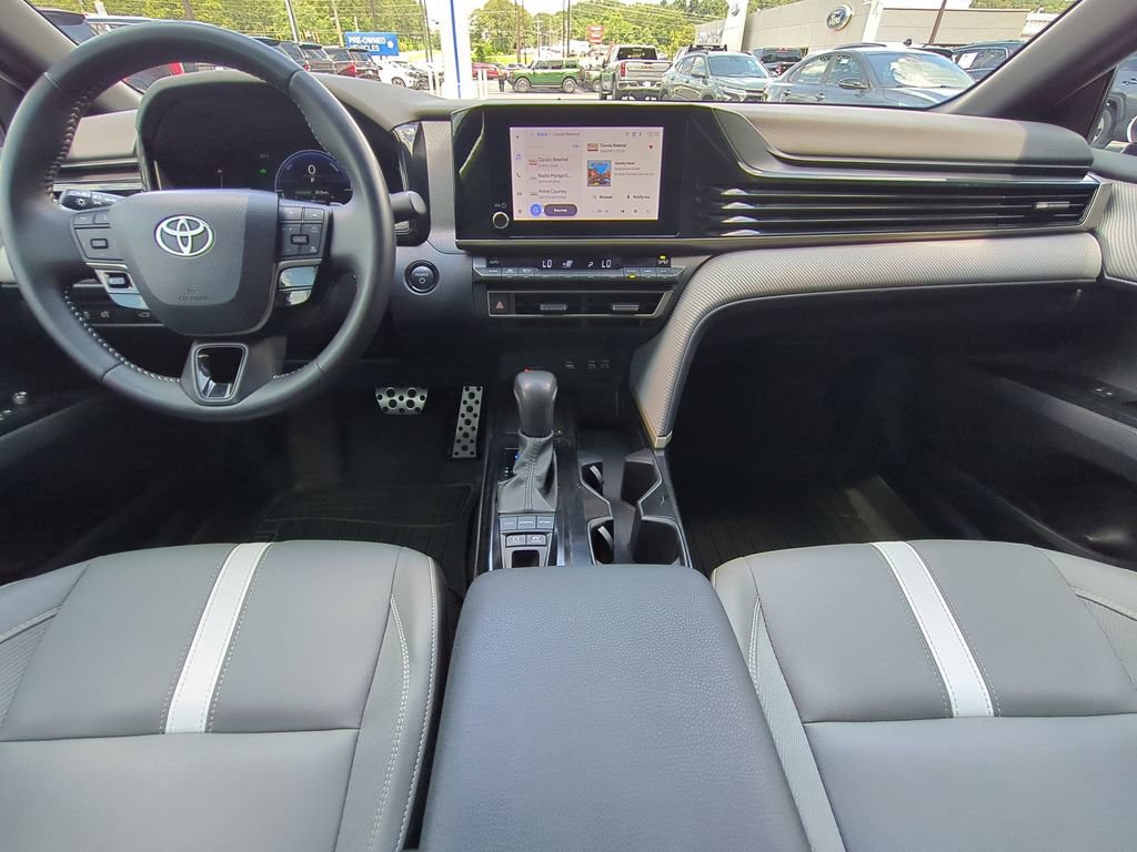 Used 2025 Toyota Camry SE FWD image 18