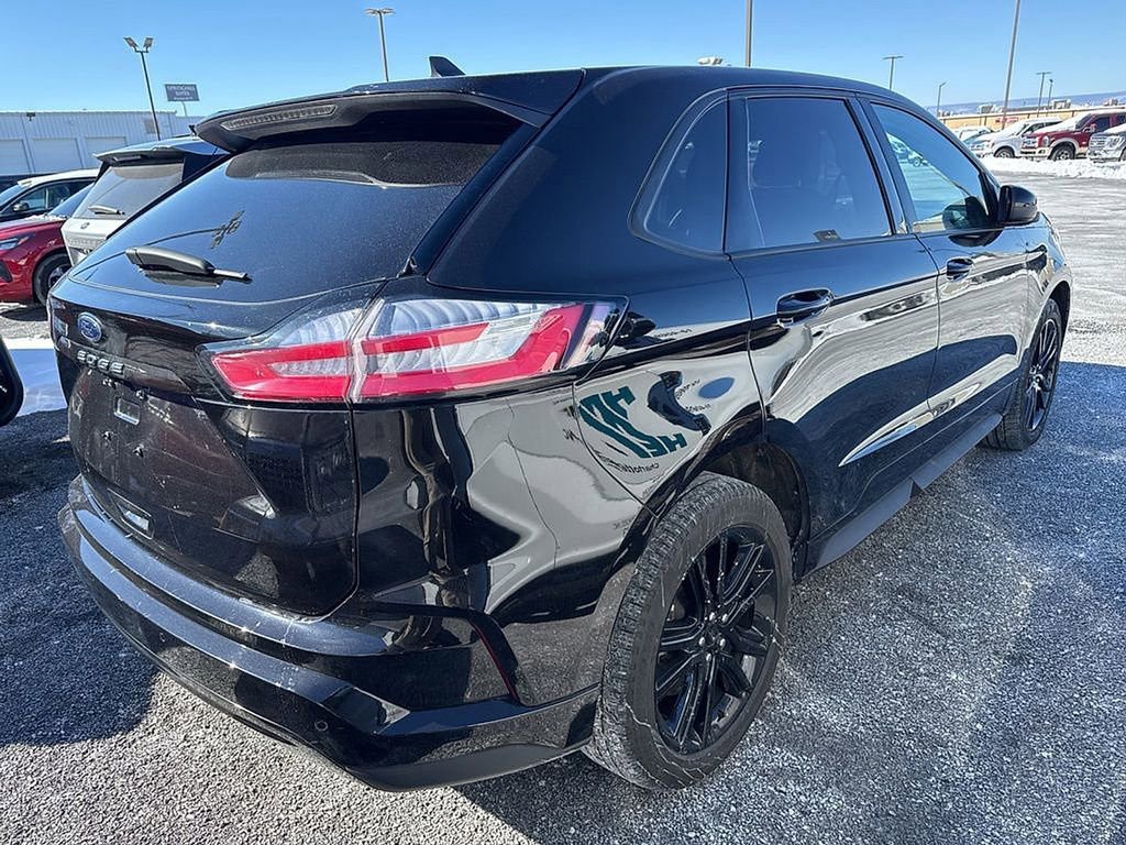 Certified 2022 Ford Edge ST-Line image 3
