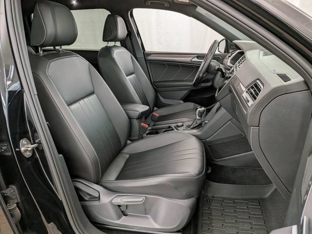 Used 2024 Volkswagen Tiguan SE R-Line w/ MDO Package, Two-Row AWD/4WD image 23