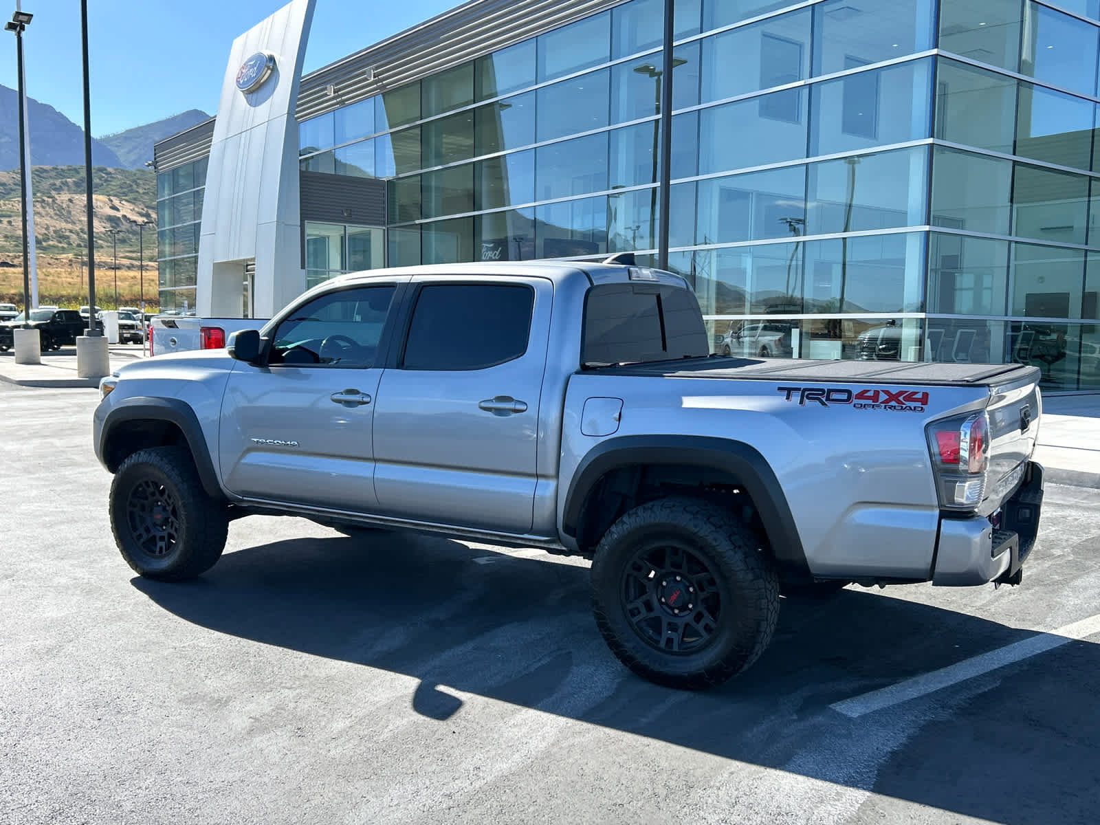Used 2021 Toyota Tacoma TRD Off-Road image 17