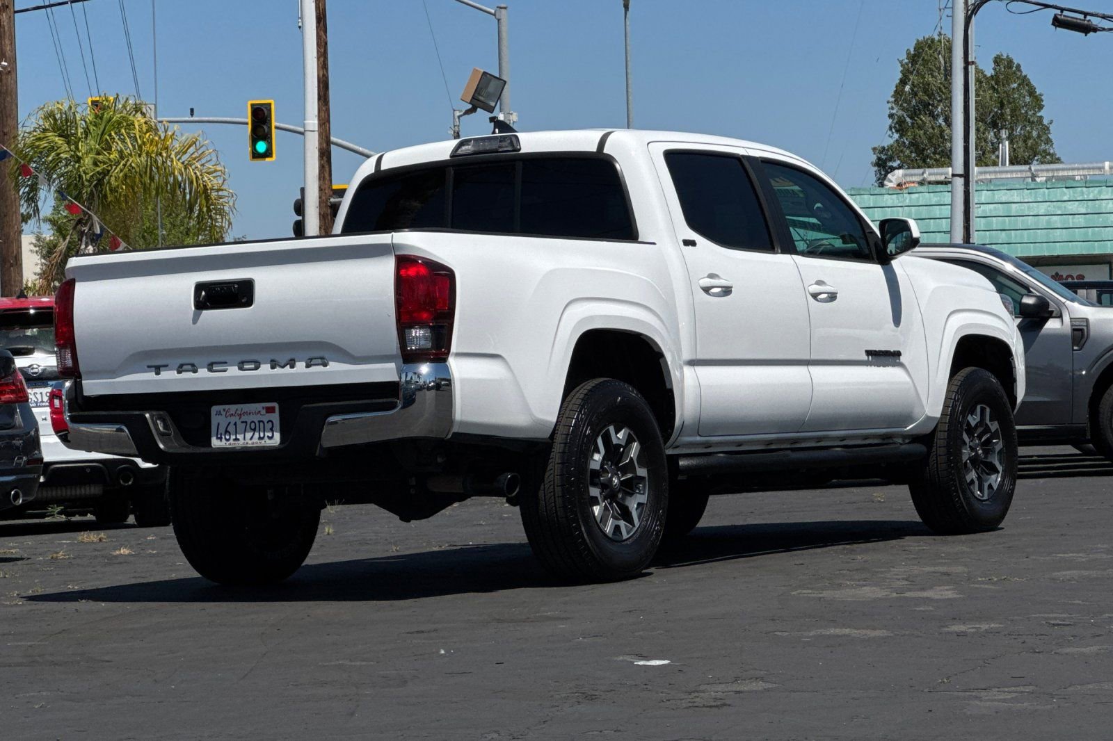 Used 2018 Toyota Tacoma SR5 RWD image 25