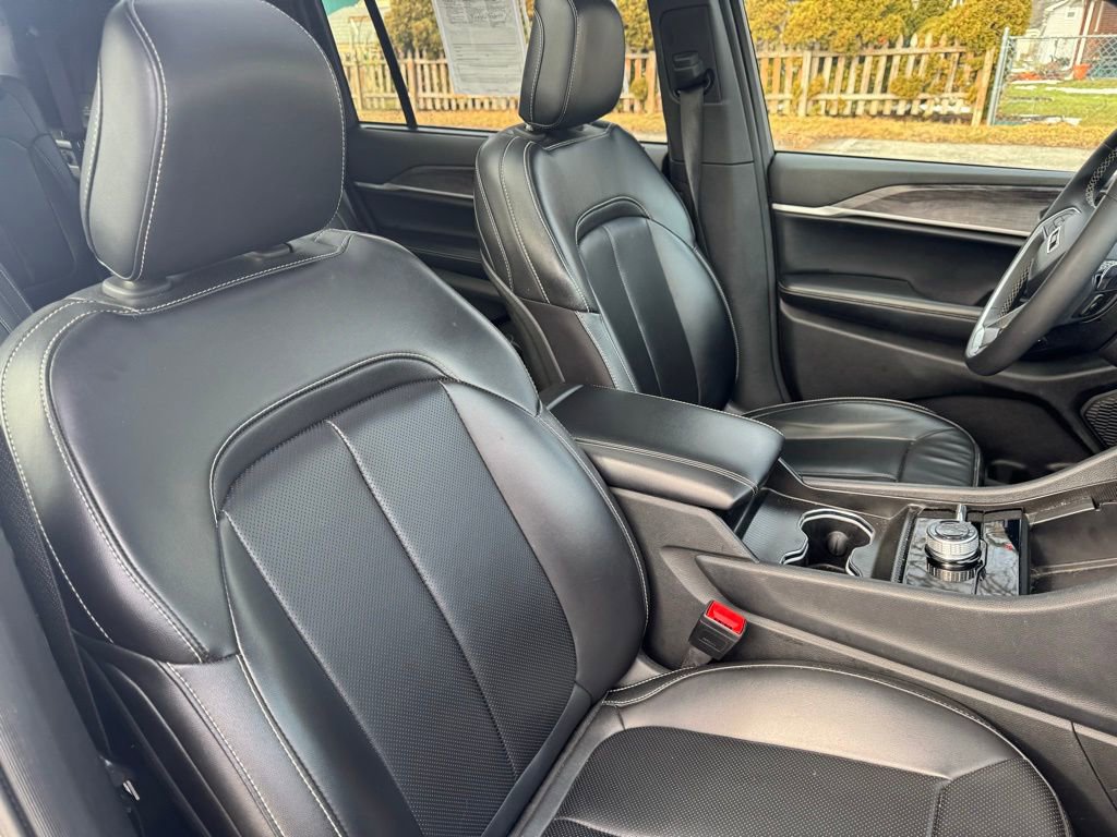 Used 2024 Jeep Grand Cherokee L Limited w/ Luxury Tech Group II image 34