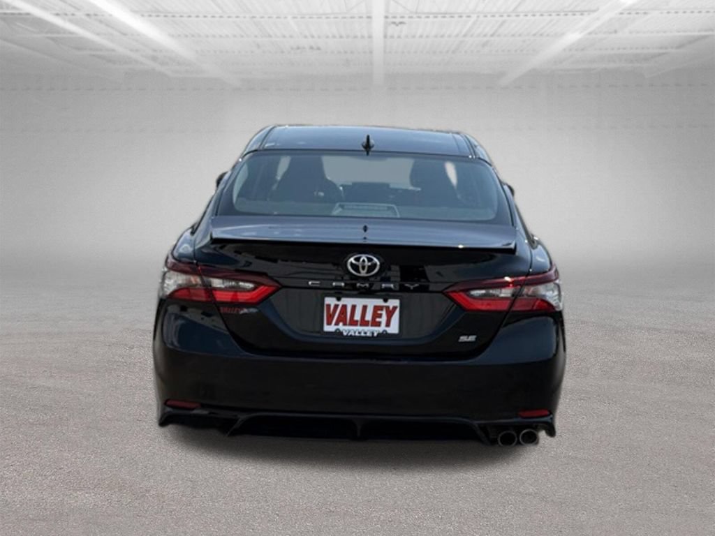 Used 2021 Toyota Camry SE FWD image 11