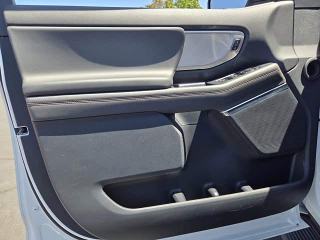 Certified 2025 Ford Expedition Active AWD/4WD image 17