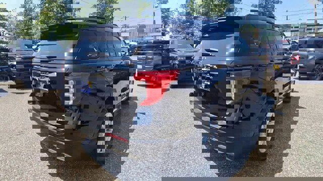 Certified 2022 Ford Explorer XLT w/ Equipment Group 202A image 8