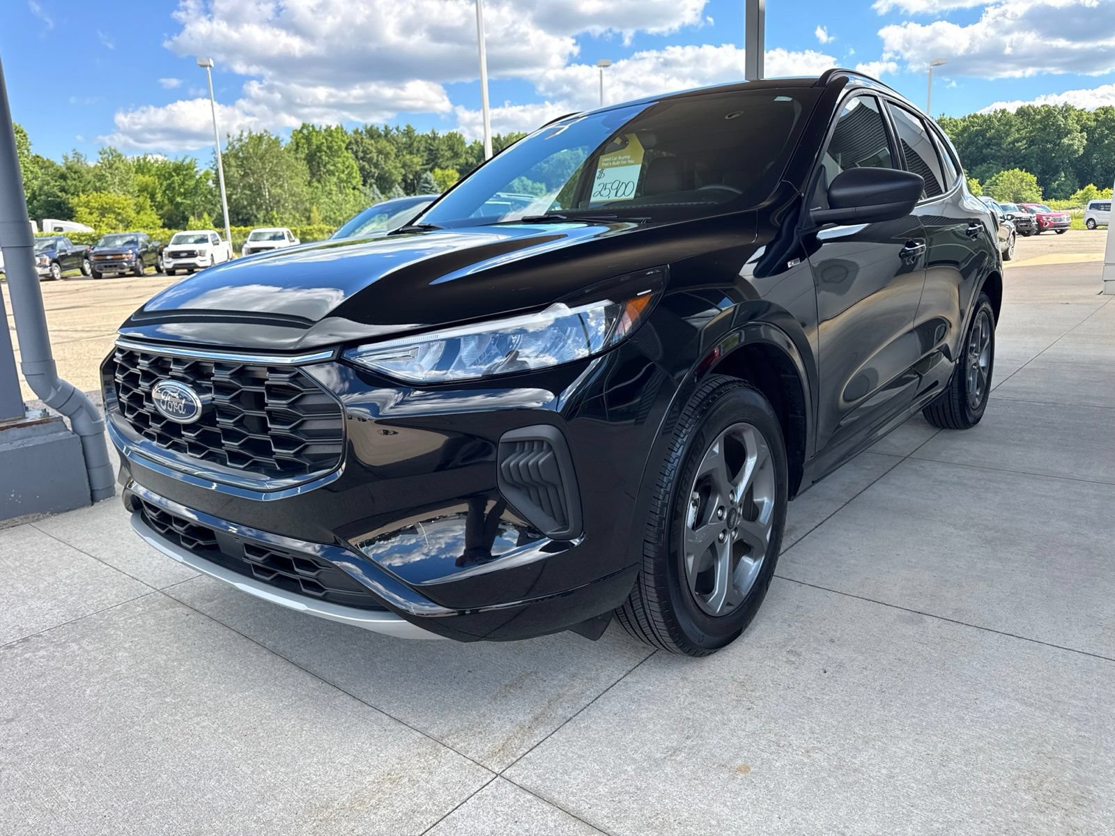 Certified 2024 Ford Escape ST-Line w/ Tech Pack #1 AWD/4WD image 3