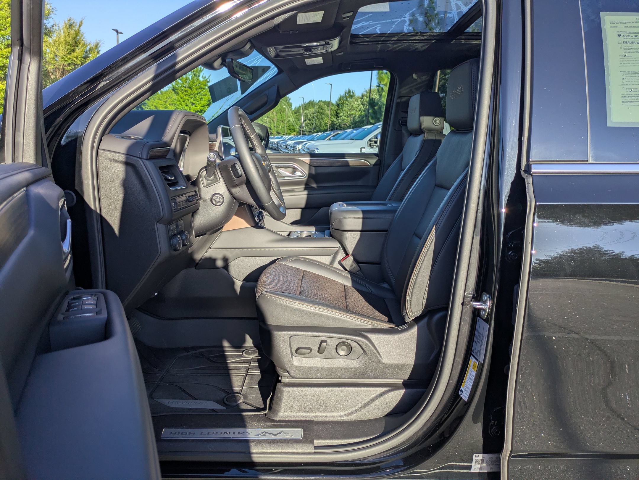 Used 2024 Chevrolet Tahoe High Country AWD/4WD image 12