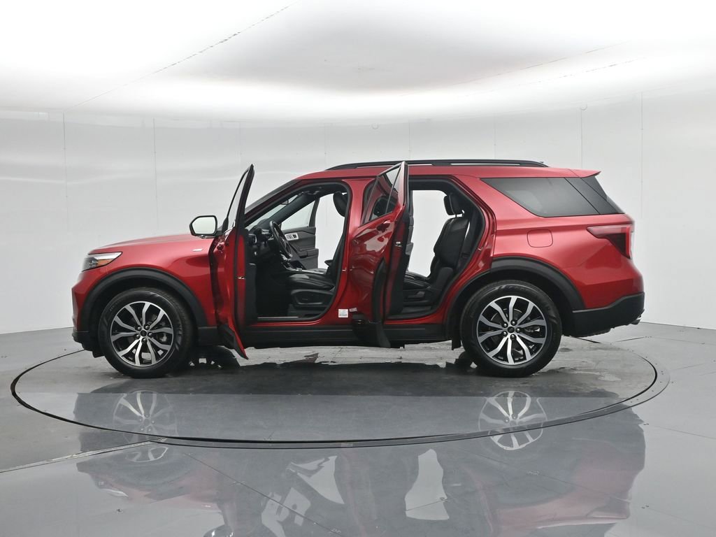 Certified 2022 Ford Explorer ST-Line w/ Class IV Trailer Tow Package image 40