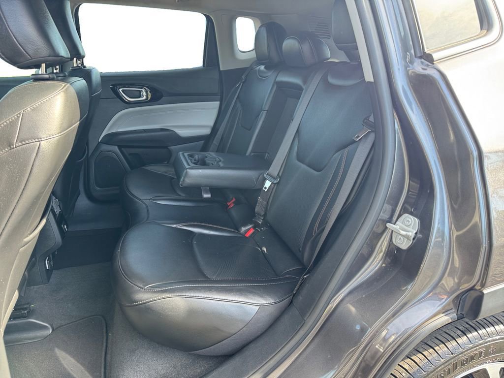 Used 2022 Jeep Compass Limited image 17