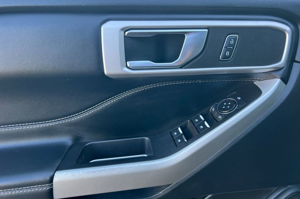 Certified 2022 Ford Explorer XLT w/ Equipment Group 202A image 12