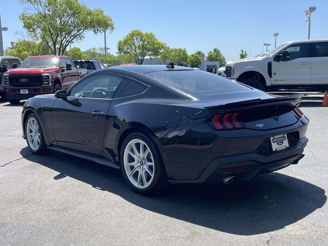 Certified 2024 Ford Mustang Coupe RWD image 4
