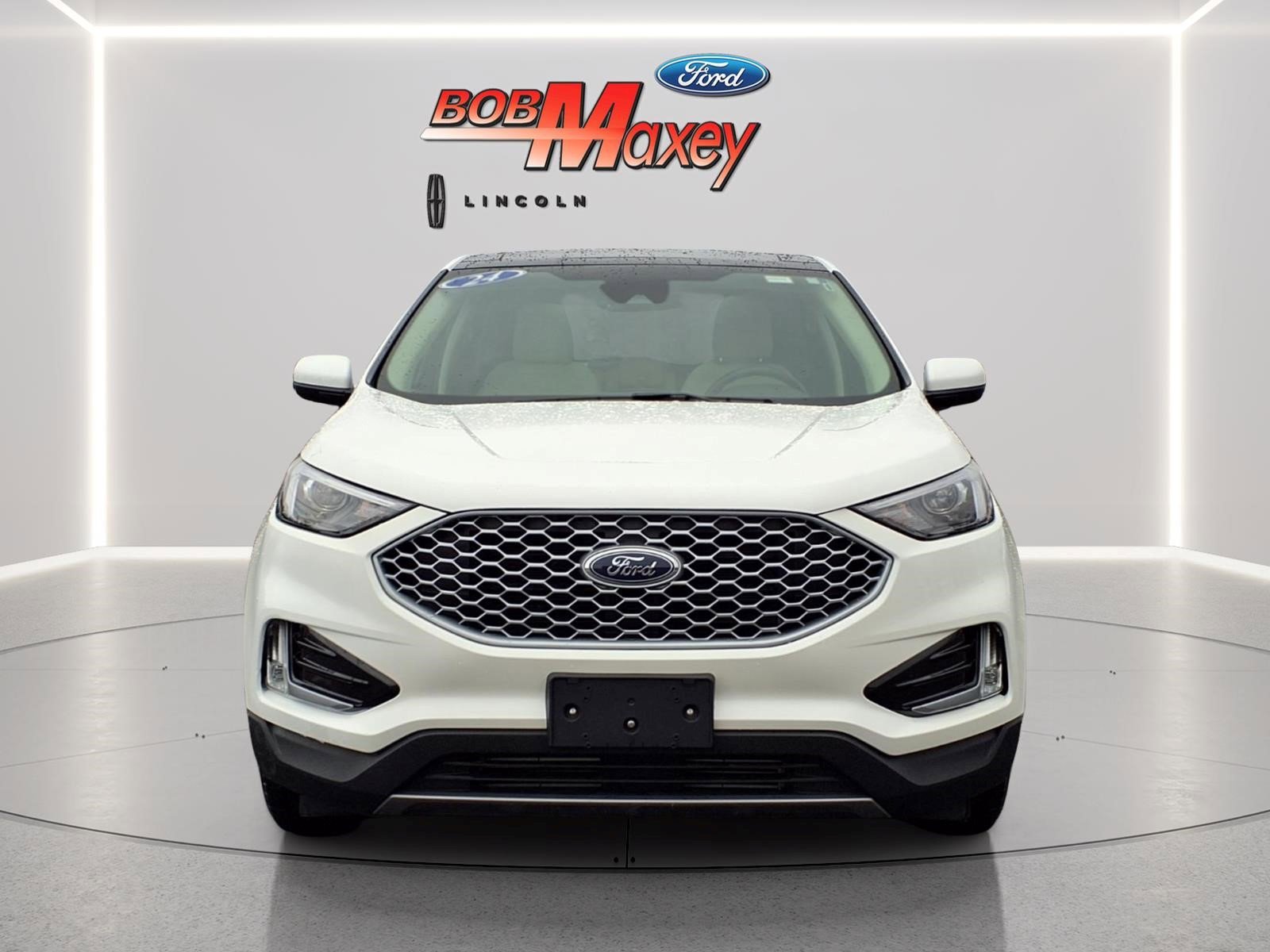 Certified 2024 Ford Edge SEL w/ Convenience Package AWD/4WD image 2