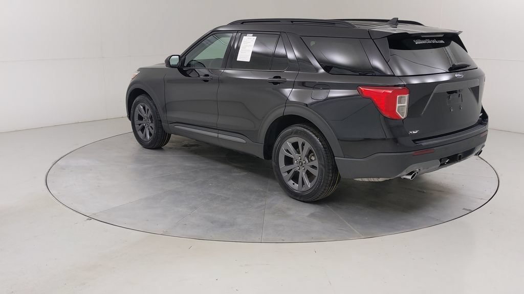 Certified 2024 Ford Explorer XLT w/ Equipment Group 202A AWD/4WD image 17