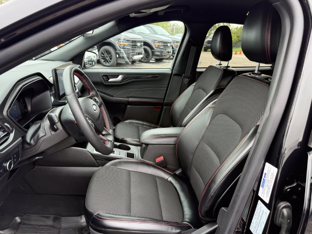 Certified 2024 Ford Escape ST-Line w/ Tech Pack #1 AWD/4WD image 6