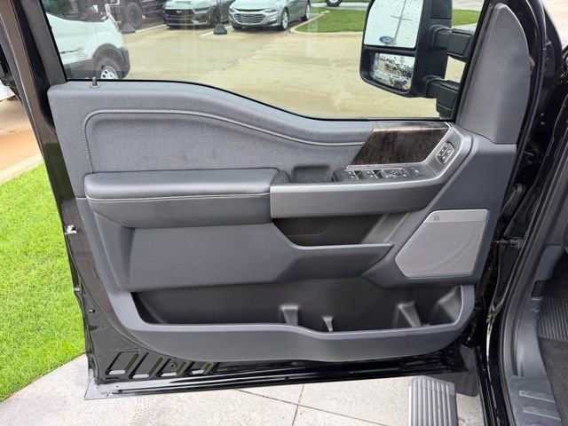 Certified 2025 Ford F450 Lariat w/ Lariat Ultimate Package image 8