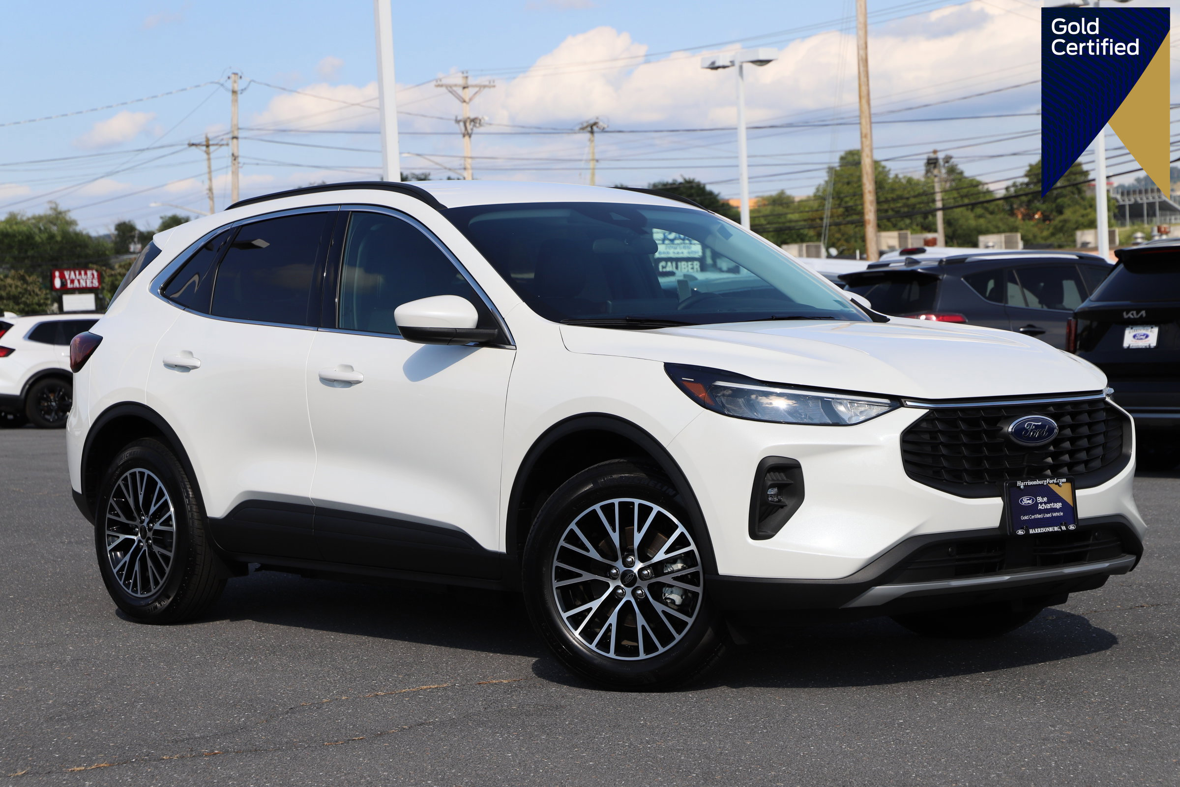 Certified 2025 Ford Escape PHEV image 1