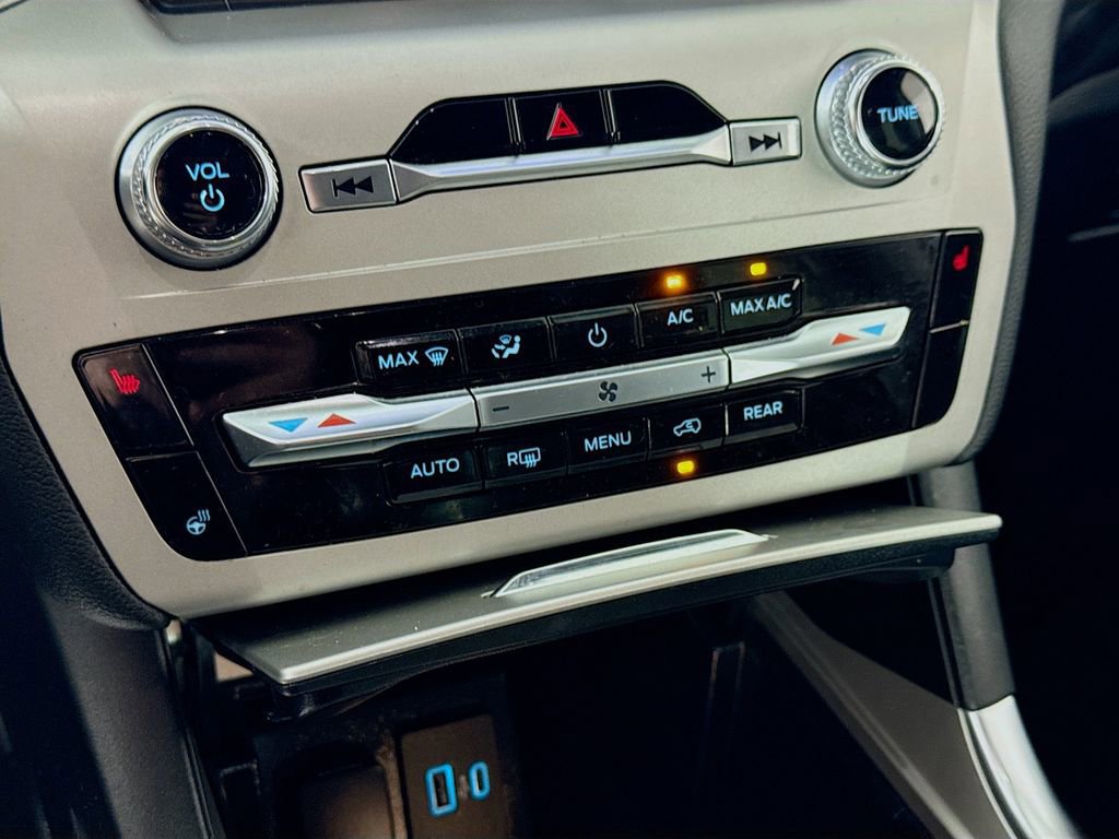 Certified 2024 Ford Explorer XLT w/ Equipment Group 202A image 19