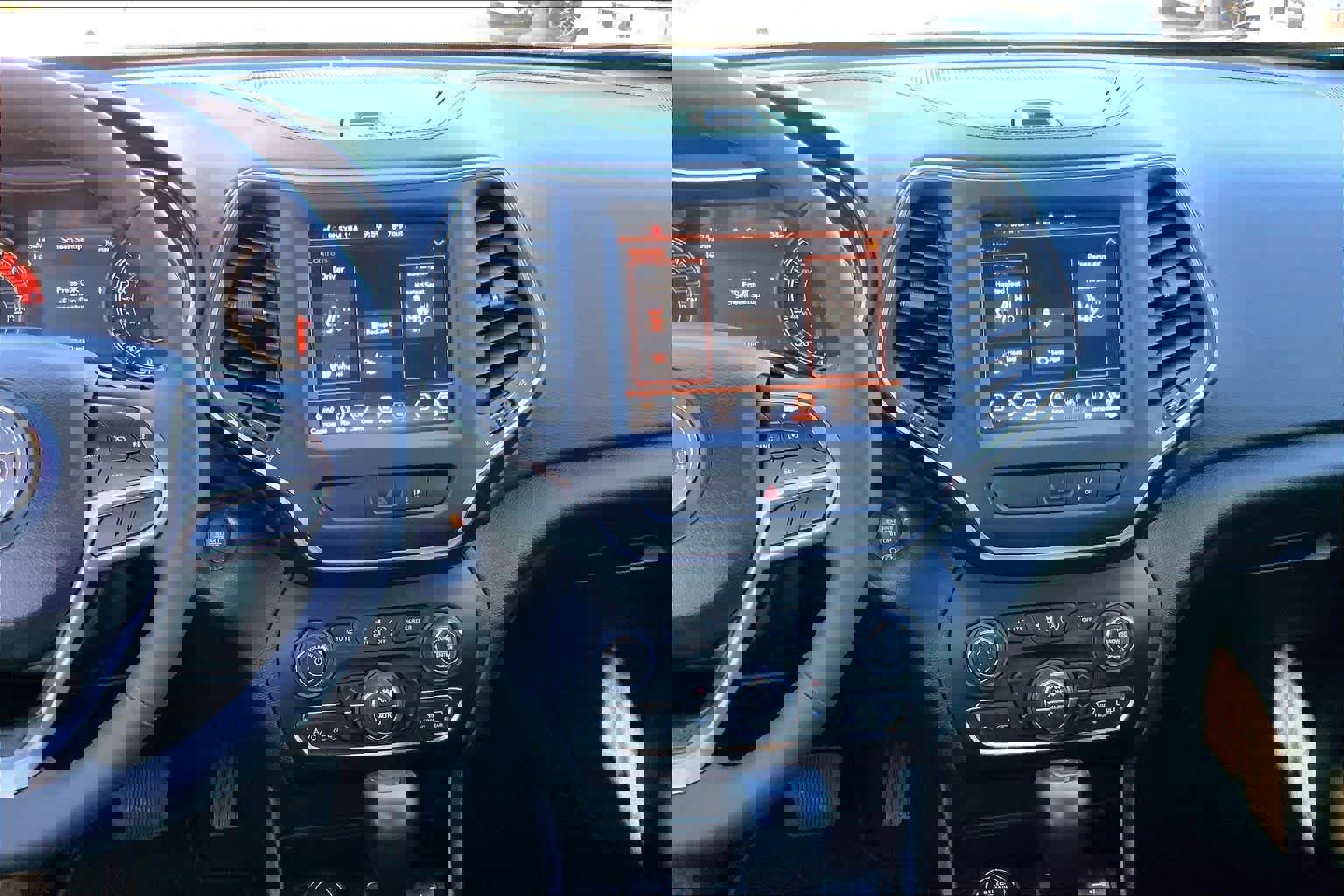 Used 2022 Jeep Cherokee Latitude Lux image 9