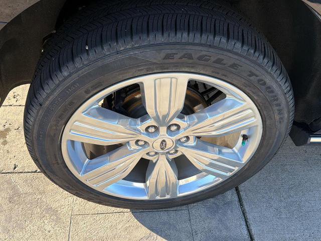 Certified 2024 Ford Expedition Platinum image 40
