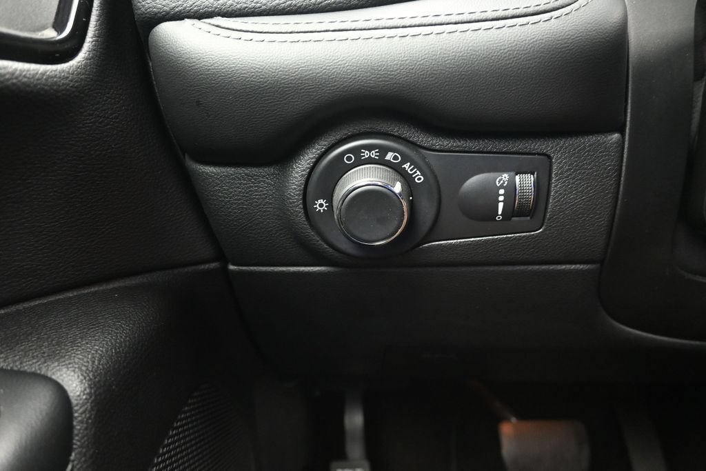 Used 2024 Dodge Durango SXT AWD/4WD image 29
