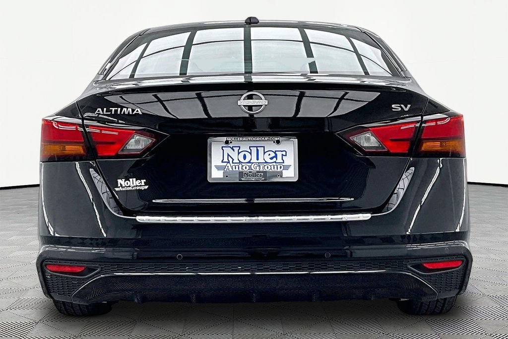 Used 2023 Nissan Altima 2.5 SV FWD image 4
