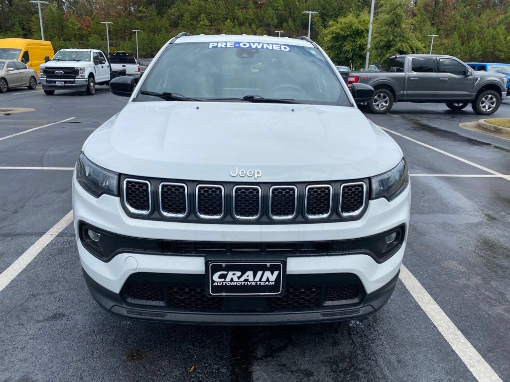 Used 2024 Jeep Compass Latitude AWD/4WD image 2