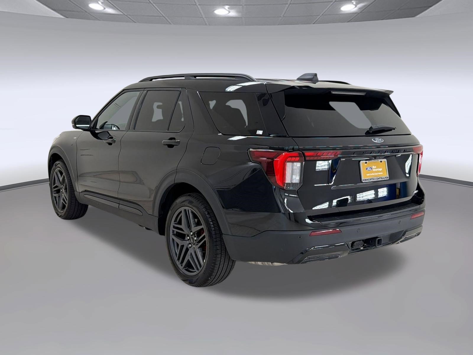 Certified 2025 Ford Explorer ST-Line w/ ST-Line Street Pack AWD/4WD image 3