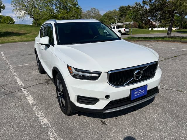 Used 2020 Volvo XC40 T5 Momentum w/ Protection Package Premier AWD/4WD image 2