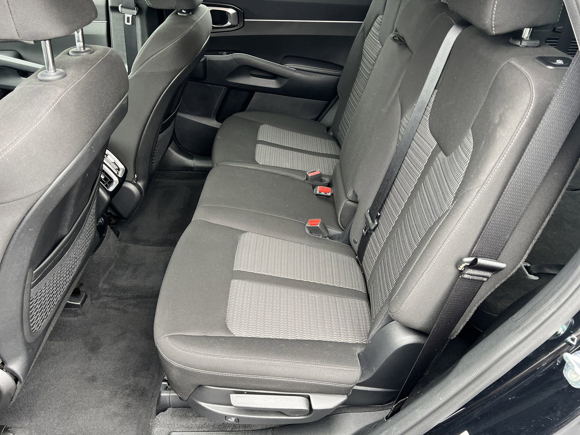 Used 2023 Kia Sorento LX image 23