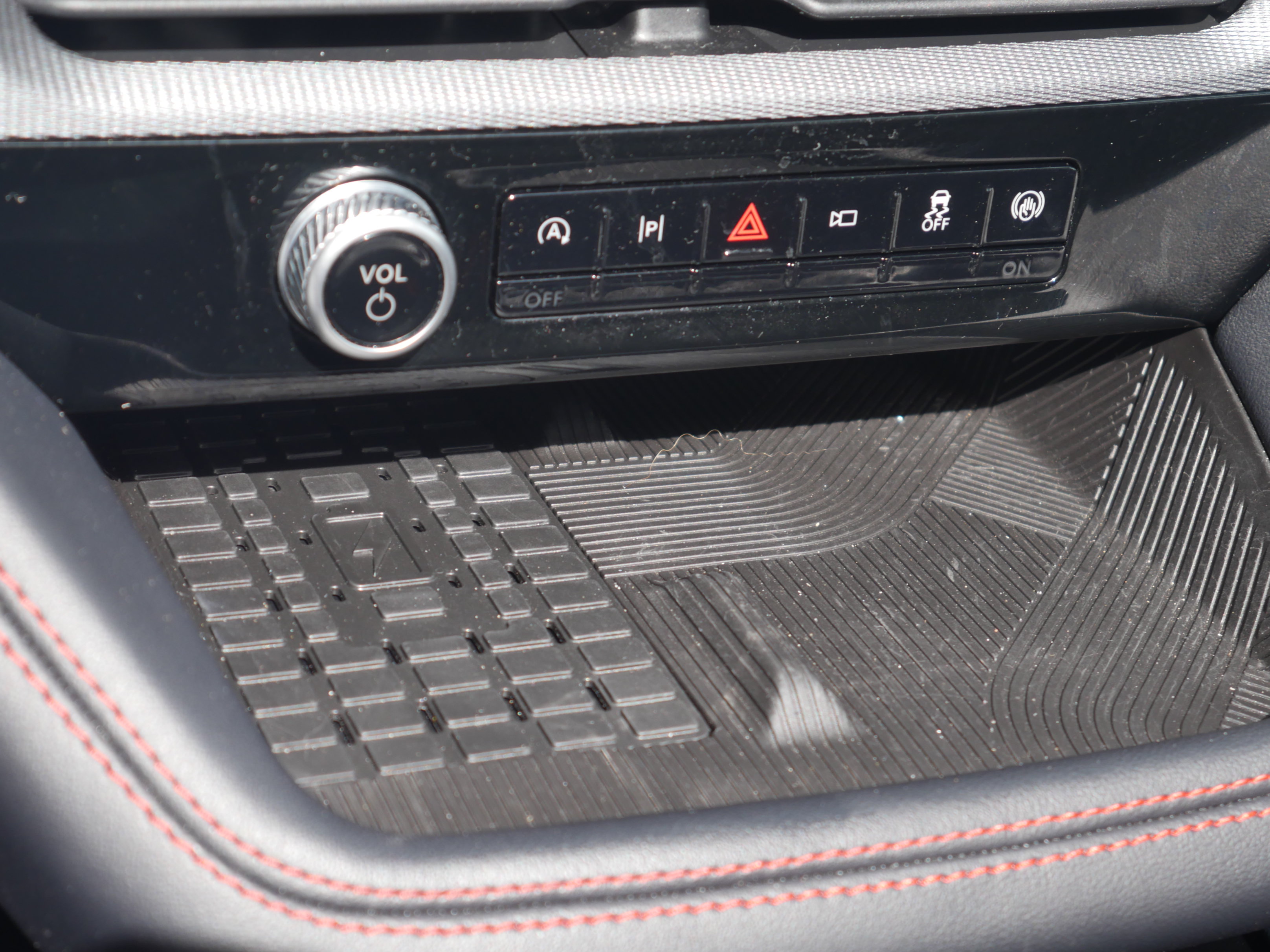 Certified 2025 Ford Explorer ST AWD/4WD image 13