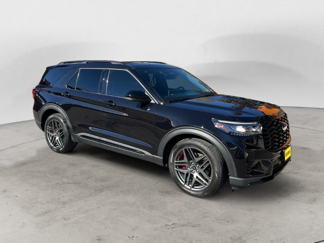 Certified 2025 Ford Explorer ST AWD/4WD image 3