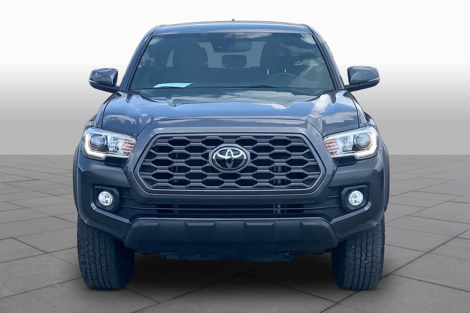 Used 2023 Toyota Tacoma TRD Off-Road w/ TRD Premium Off Road Package AWD/4WD image 4