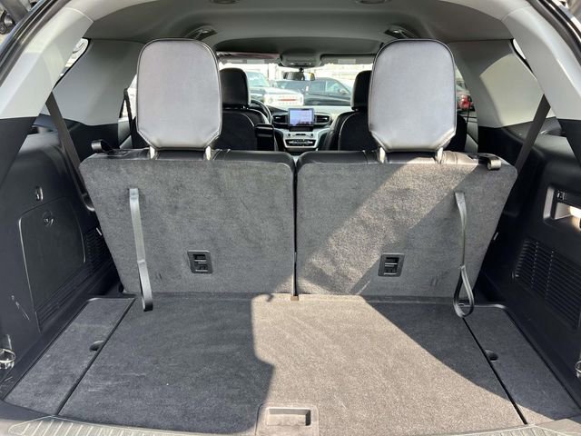 Certified 2022 Ford Explorer XLT w/ Equipment Group 202A image 9