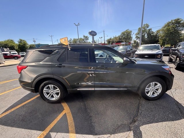 Certified 2022 Ford Explorer XLT w/ Equipment Group 202A image 7