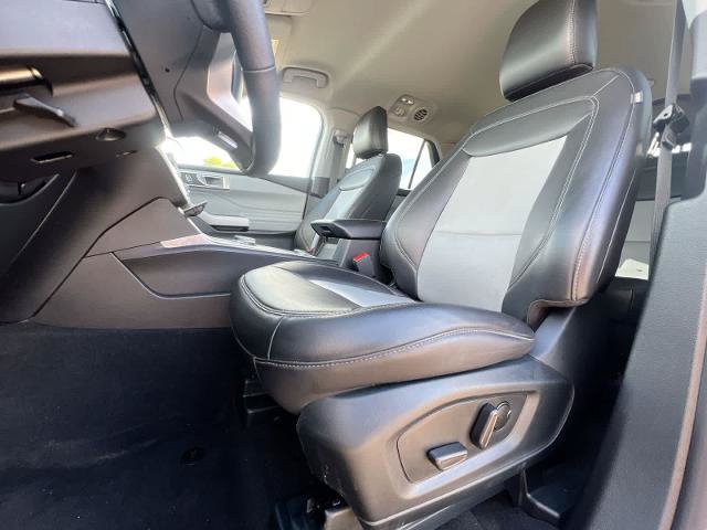 Certified 2024 Ford Explorer XLT w/ Equipment Group 202A AWD/4WD image 16
