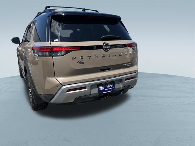 Used 2023 Nissan Pathfinder Platinum AWD/4WD image 6