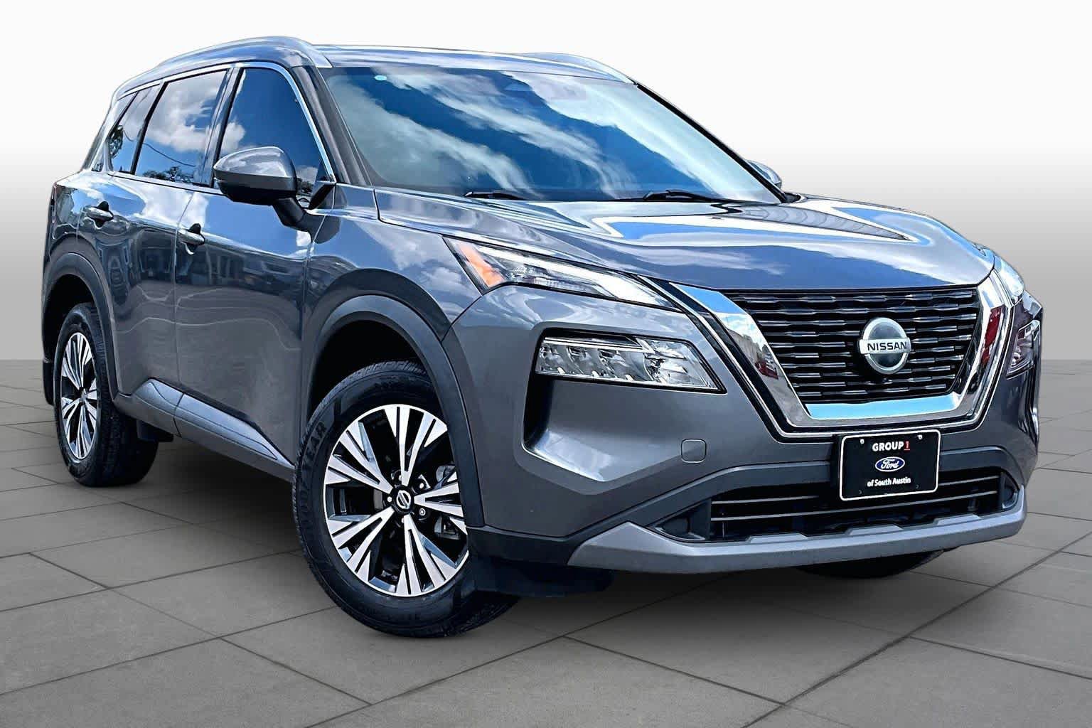 Used 2021 Nissan Rogue SV w/ Premium Package FWD image 3