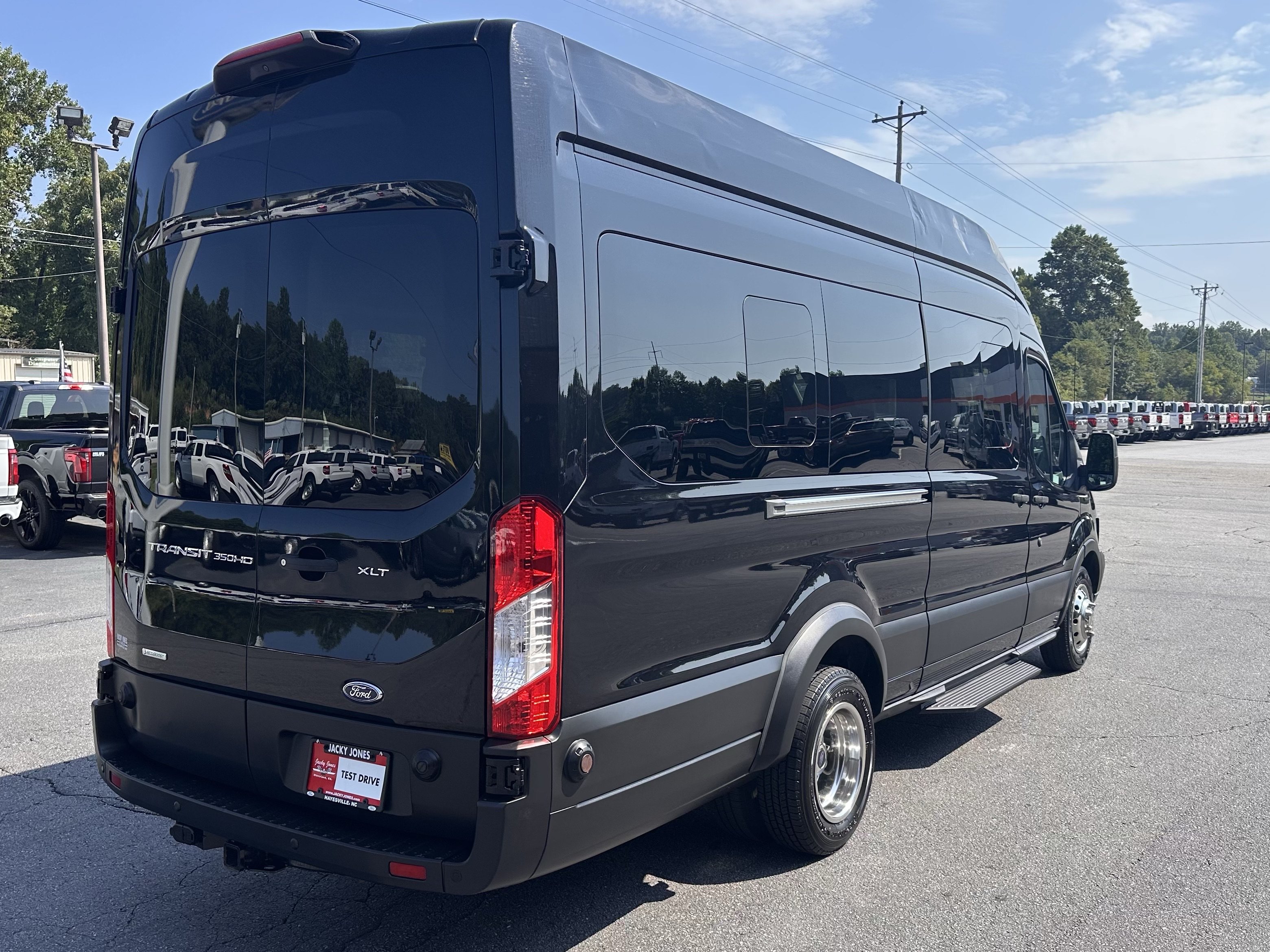 Certified 2019 Ford Transit 350 XLT RWD image 6