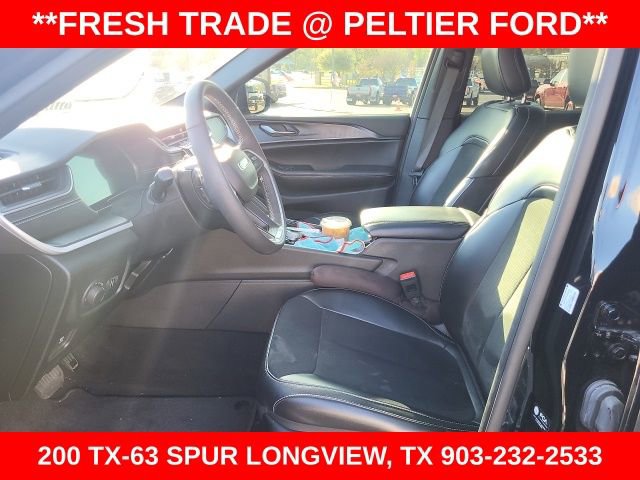 Used 2025 Jeep Grand Cherokee Altitude image 7