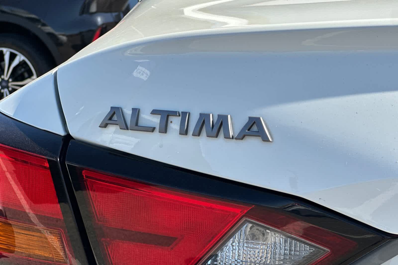Used 2025 Nissan Altima 2.5 SV FWD image 26