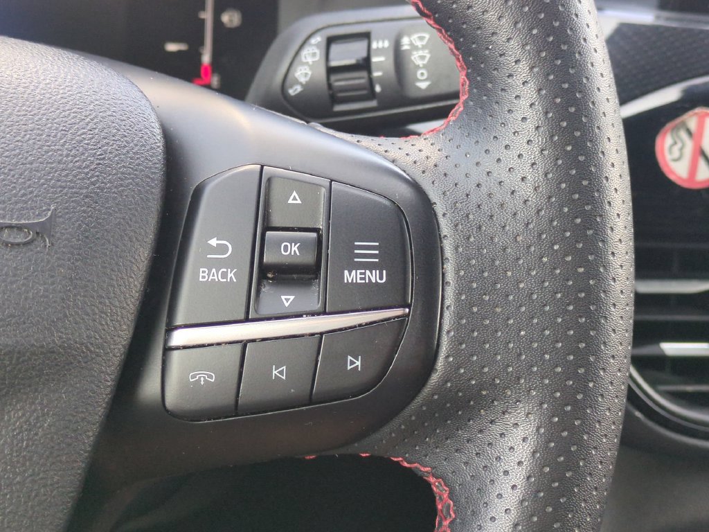 Certified 2025 Ford Escape ST-Line FWD image 27